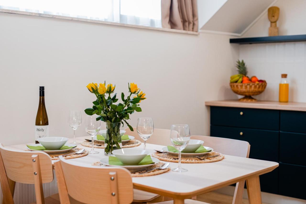 H11 Rooms Esztergom Bagian luar foto