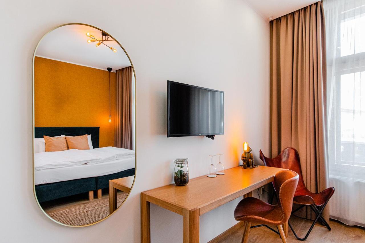 H11 Rooms Esztergom Bagian luar foto