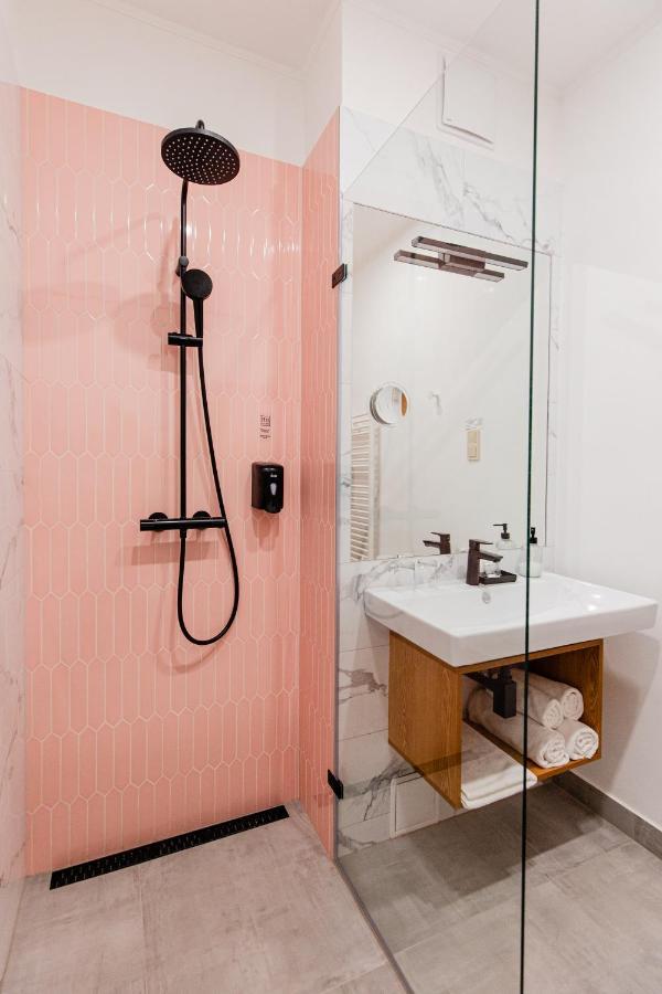 H11 Rooms Esztergom Bagian luar foto